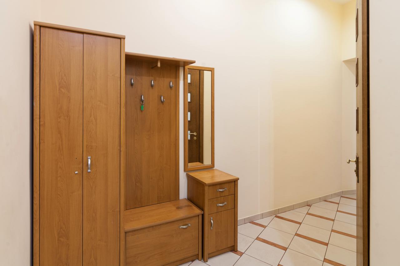 Апартаменты Двухкомнатные Для 6Х Около Парка В Центре Lviv Exteriör bild